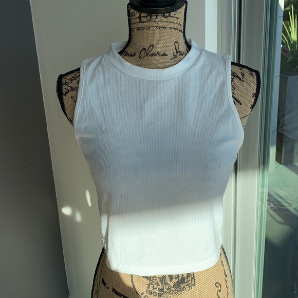 Black and white ripped tank tops sold together - Picture 4 of 5